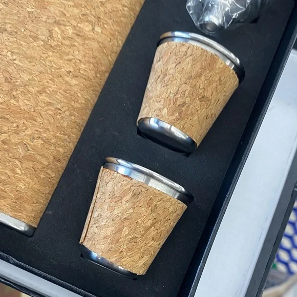 Cork and Stainless Steel Flask Set - Picture 4 of 6